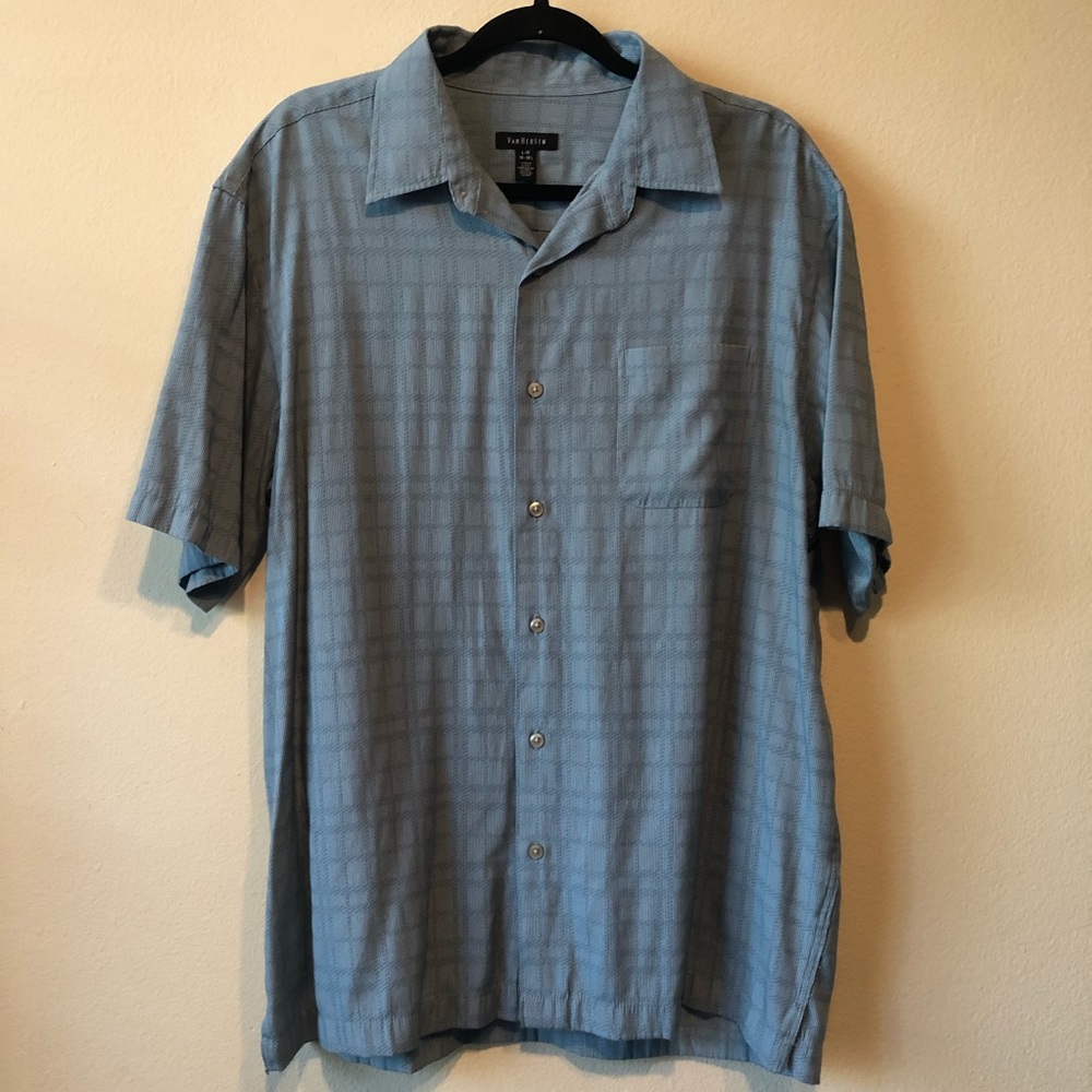 Van Heusen Casual button up shortsleeve blue shirt